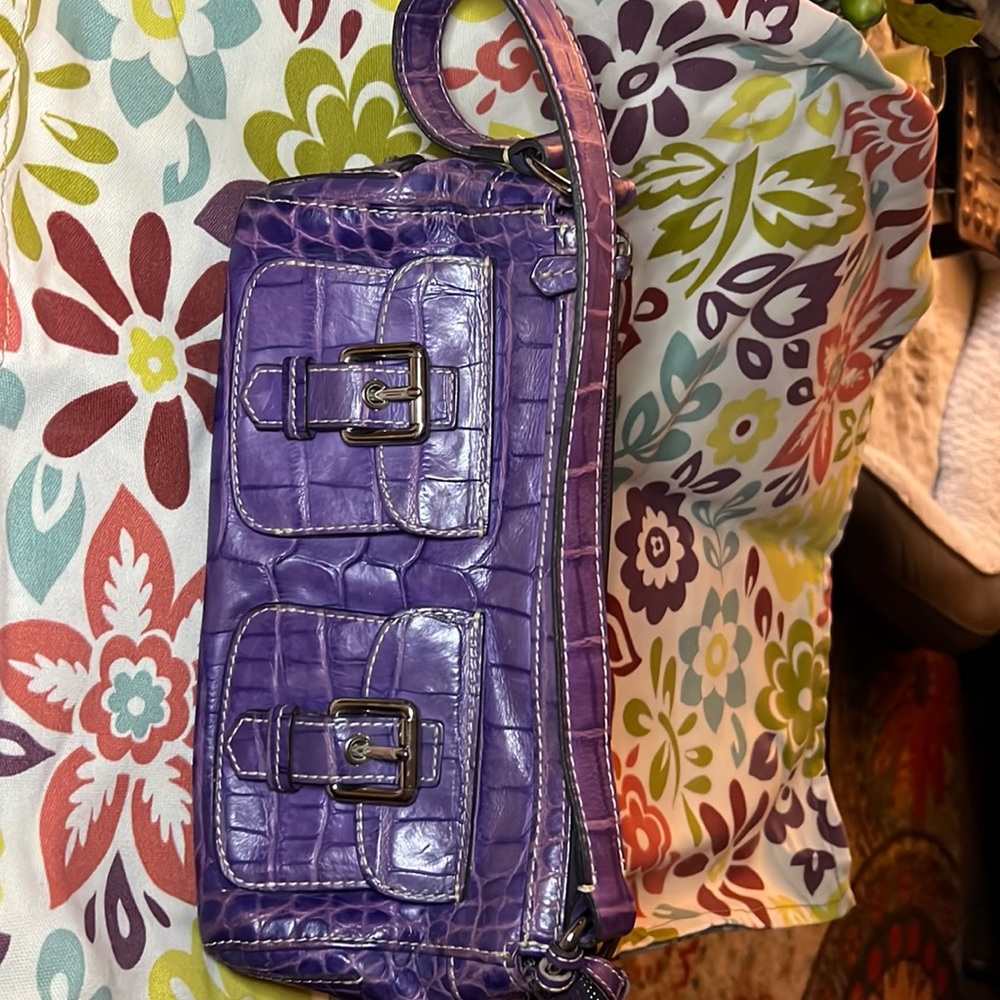 Vintage Dooney and Bourke purple purse p